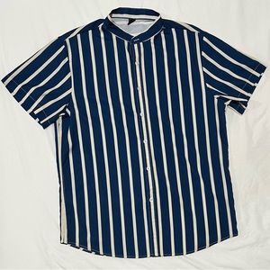 Blue & White Striped Short Sleeve Button Down Shirt | Size M